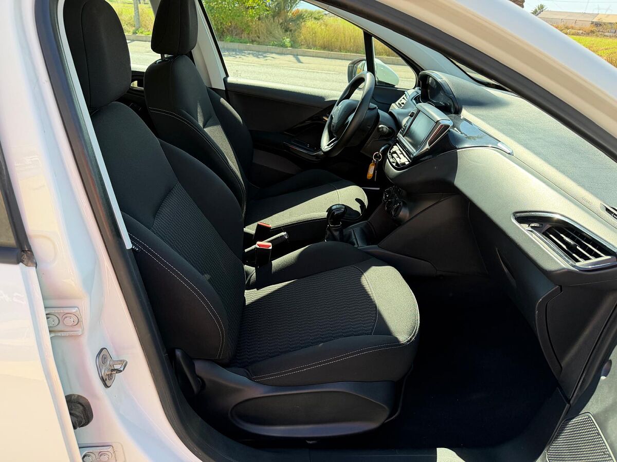 PEUGEOT 208 ACTIVE 1.2 VTI SPANISH LHD IN SPAIN 84000 MILES SUPERB 2018